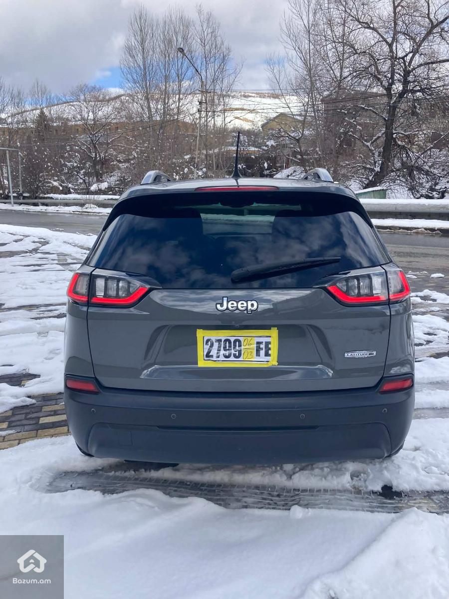 2020 Jeep Cherokee, Latitude Plus - image 7