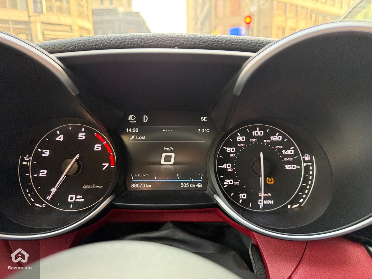 Alfa Romeo Giulia - image 14