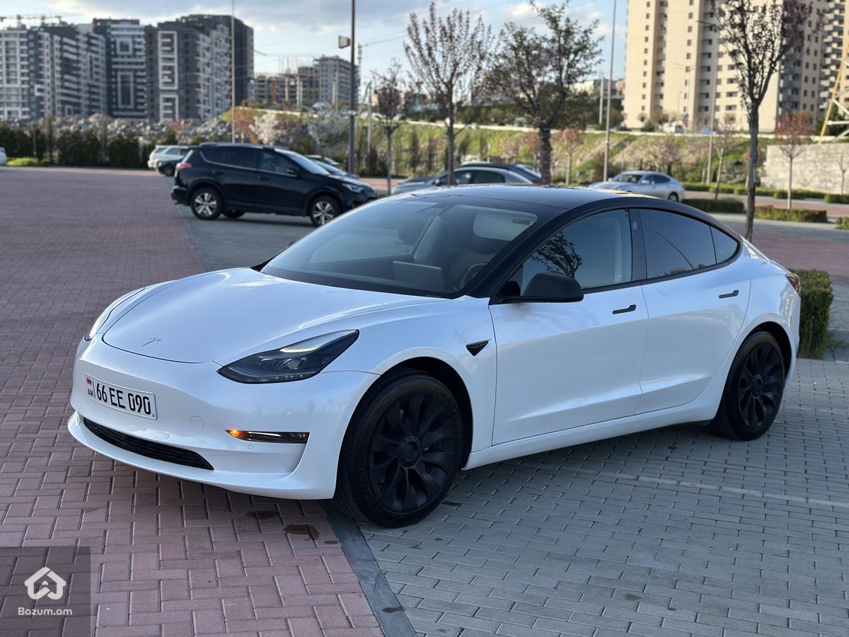 Tesla model 3 - image 2