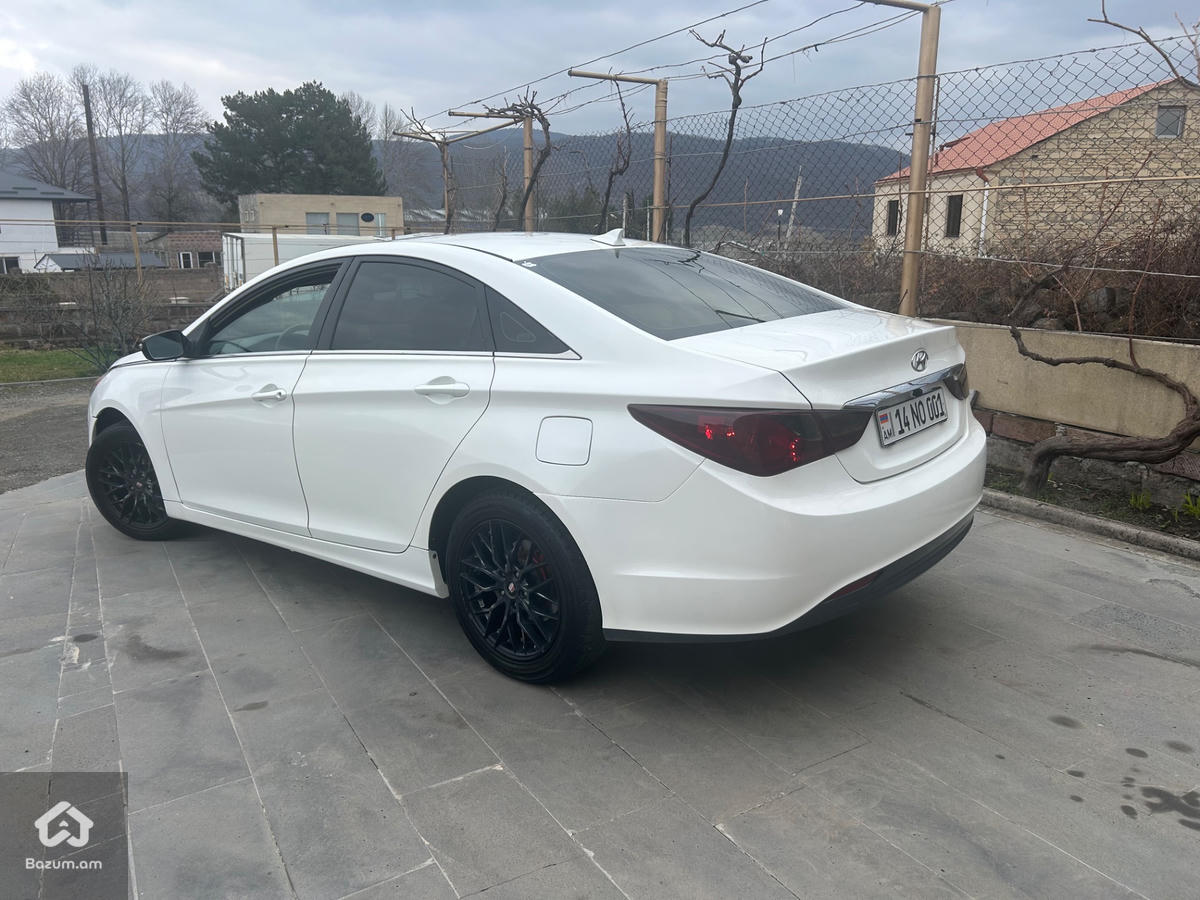 Hyundai Sonata - image 6