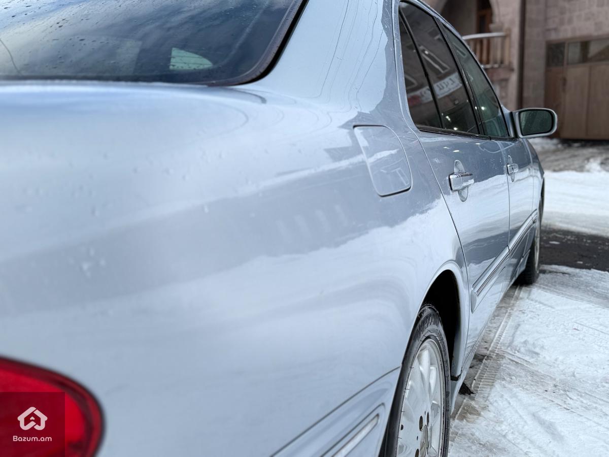 E class 240 - image 8