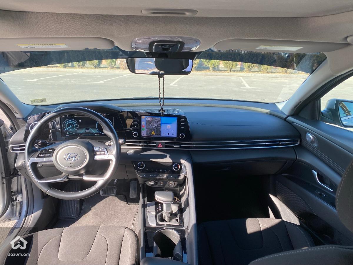 Hyundai Elantra Sel+ - image 9