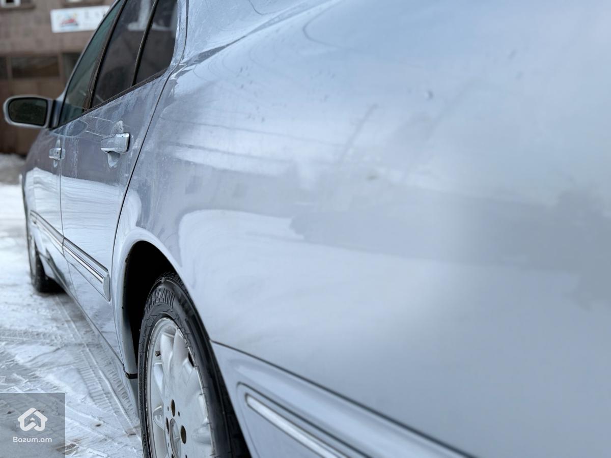 E class 240 - image 3