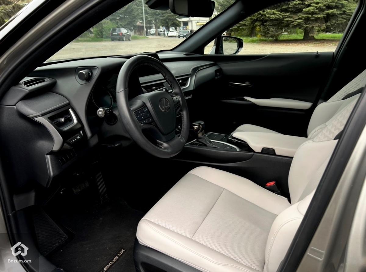Lexus ux - image 8
