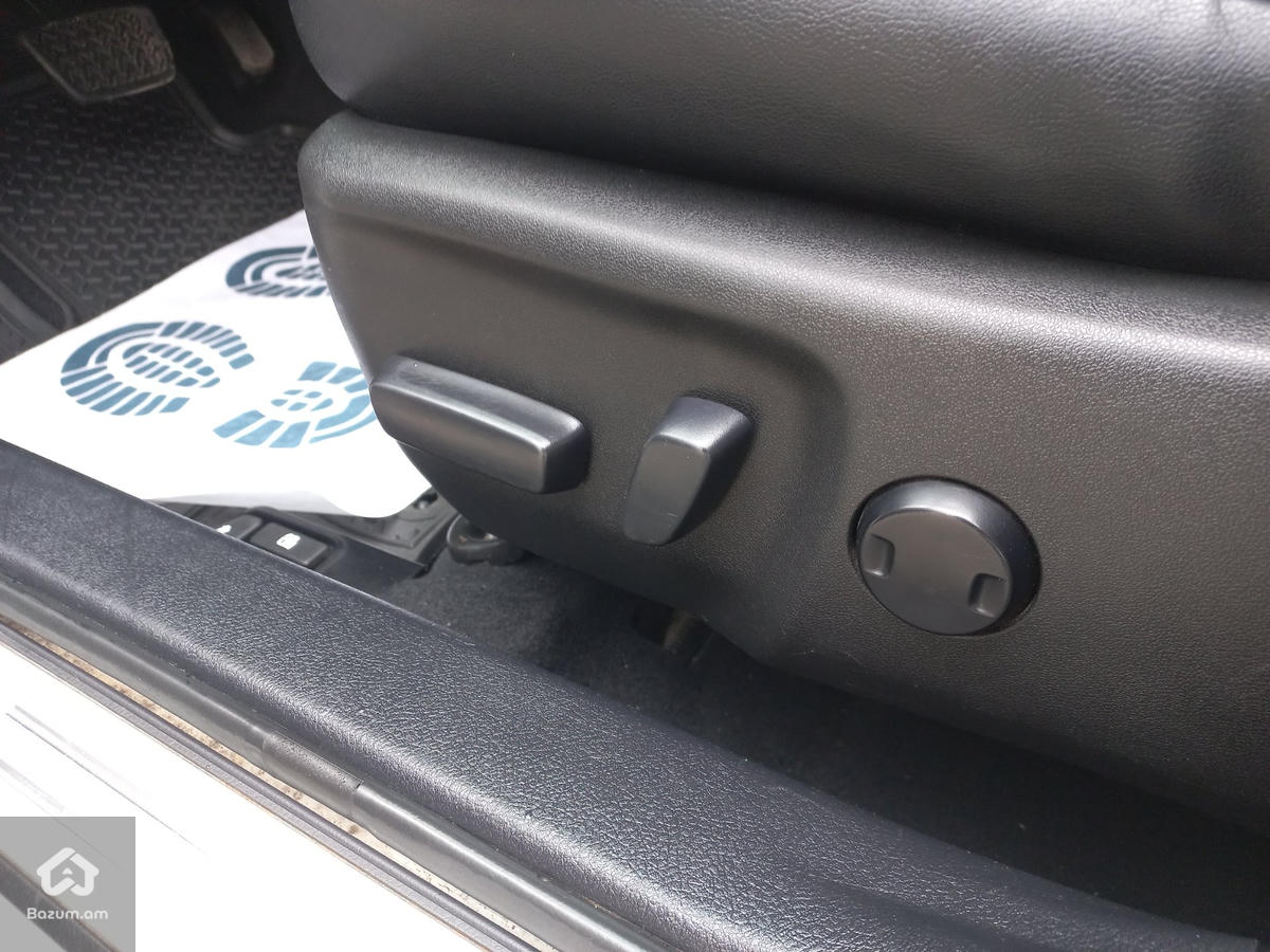 Toyota Camry - image 21