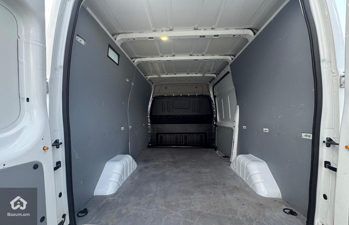 Ford transit - image 4
