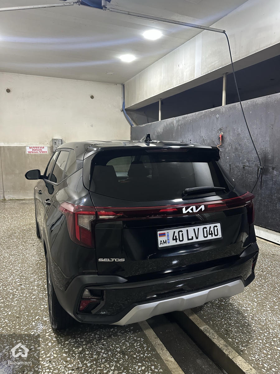 Kia Seltos LX - image 2