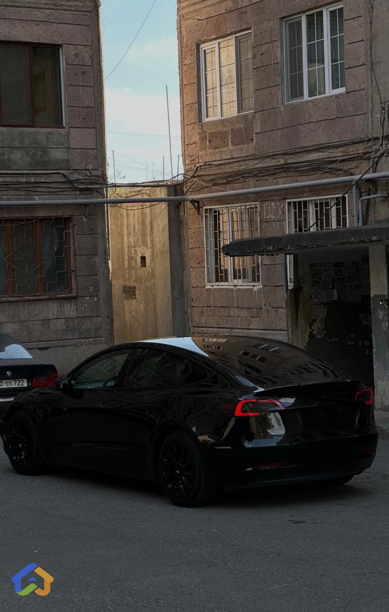 Tesla Model 3 SR+ - image 4