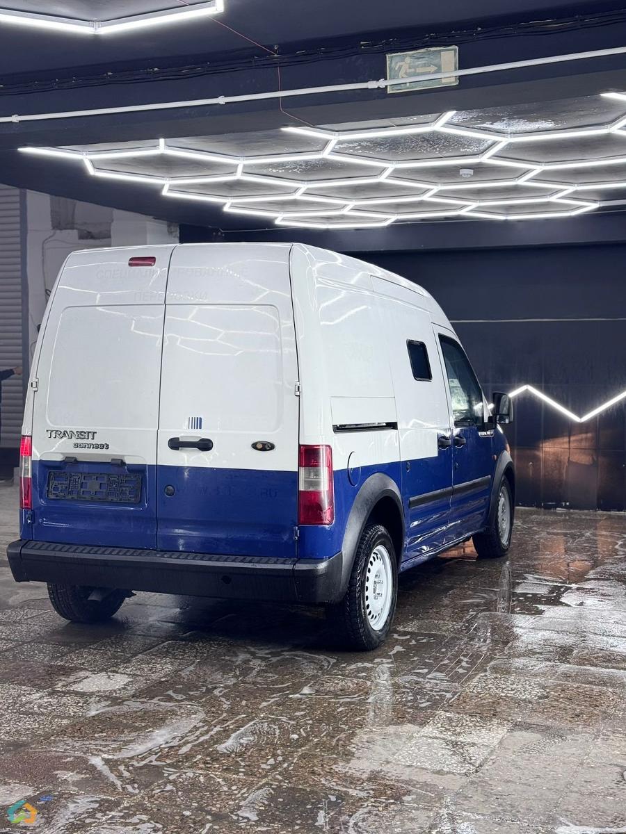 Ford Transit Connect - image 2