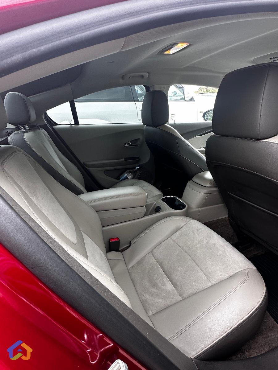 Chevrolet Volt - image 13