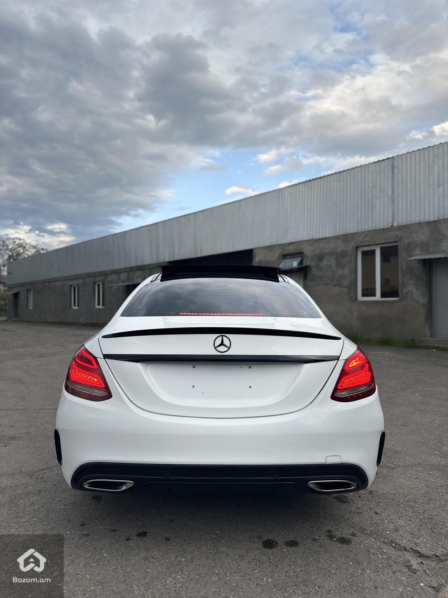 Mercedes Benz C300 - image 3
