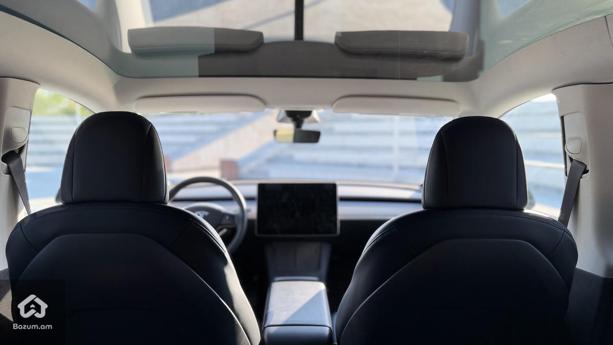 Tesla Model Y Dual Motor Long Range - image 9