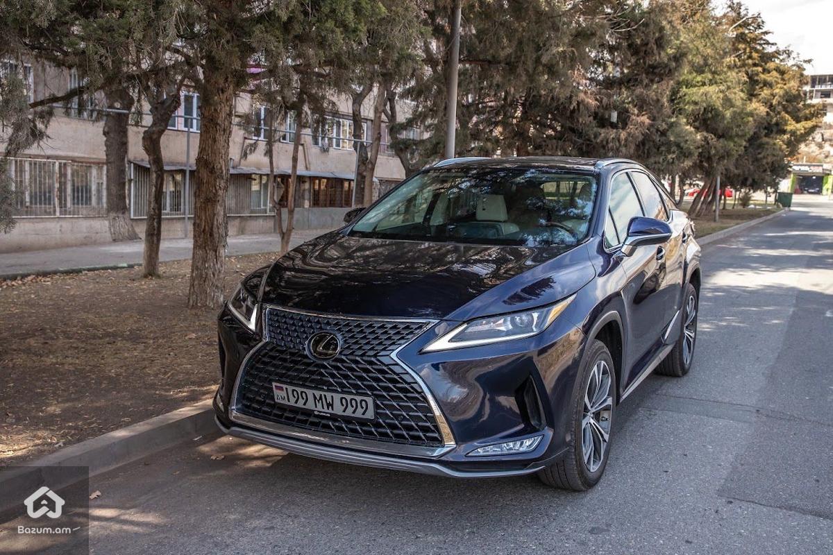 2021 Lexus RX350 - image 10