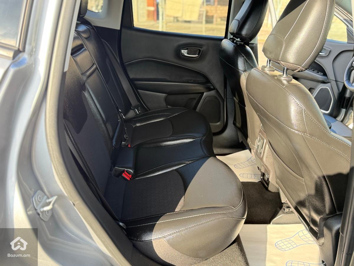 JEEP COMPASS LATITUDE AWD 2019 - image 10