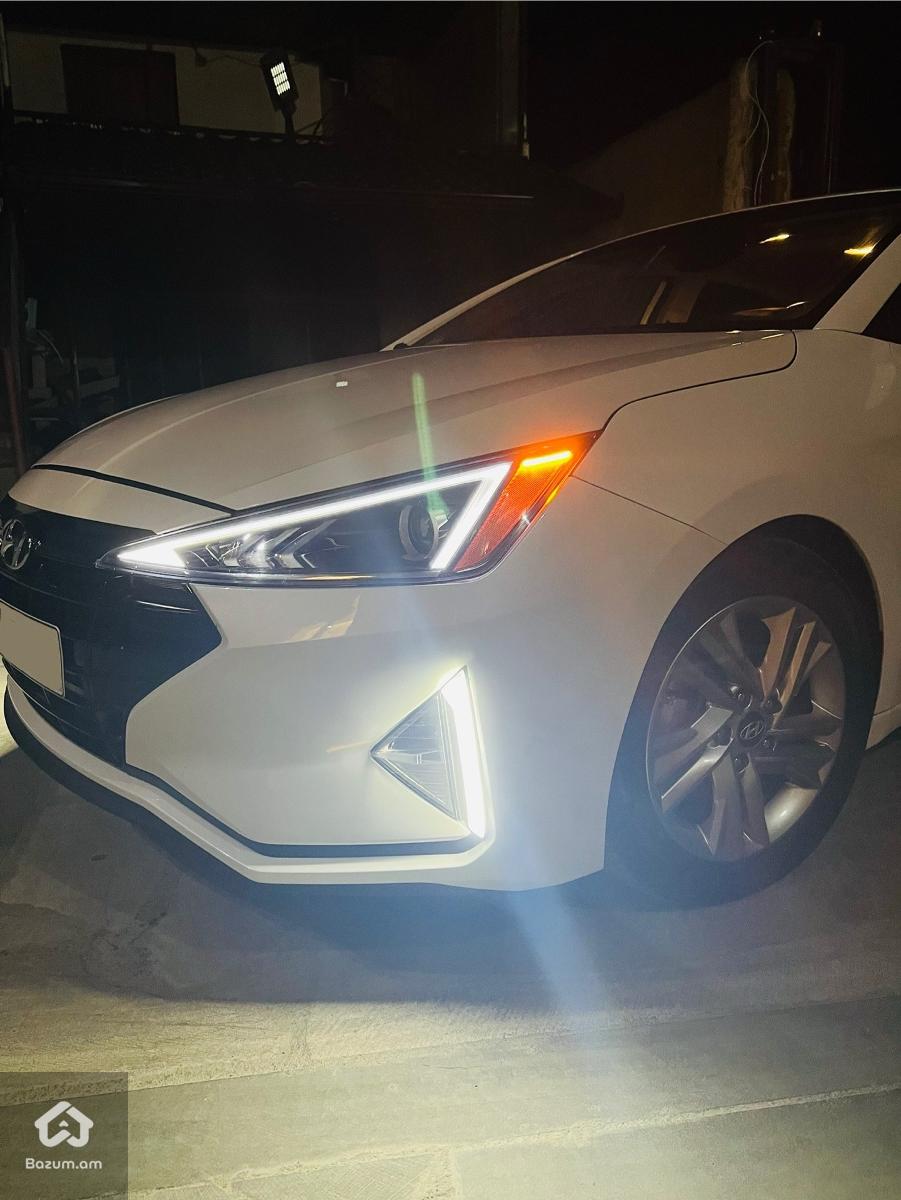 Hyundai Elantra Value Edition 2.0 - image 7