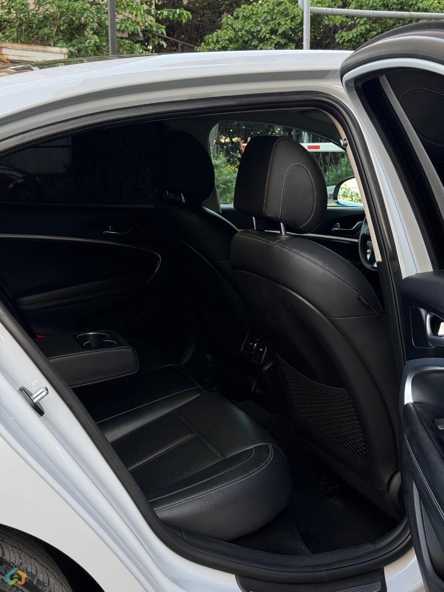 genesis g70 - image 10