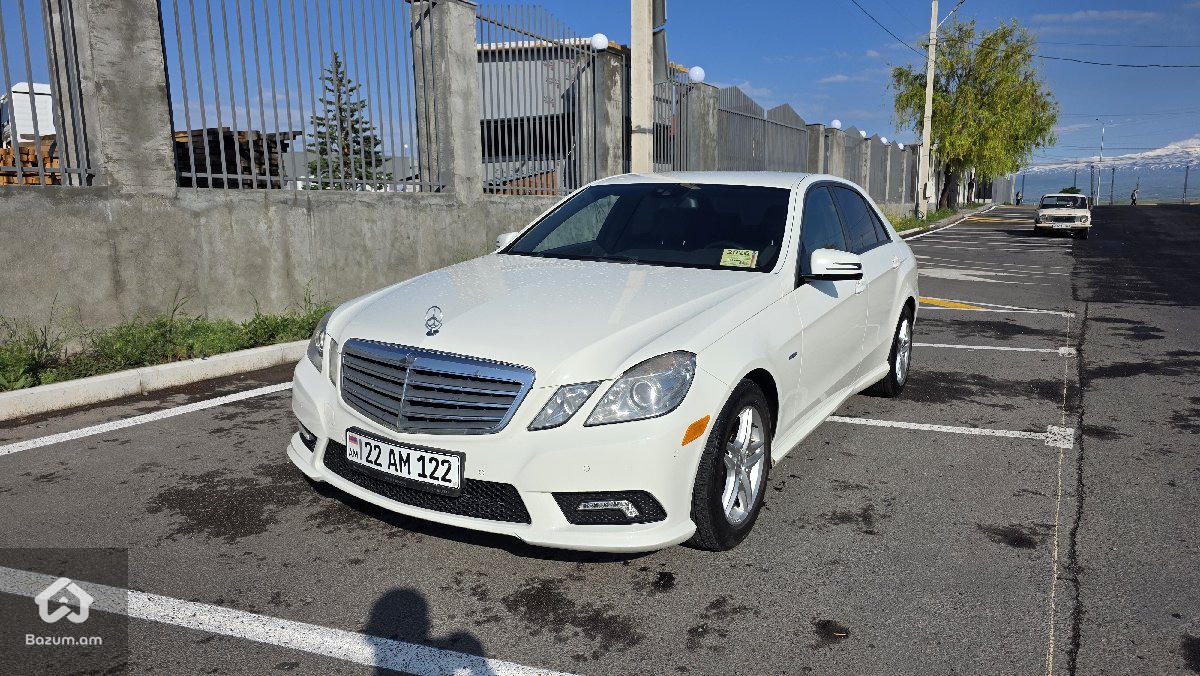 Mercedes Benz - image 3