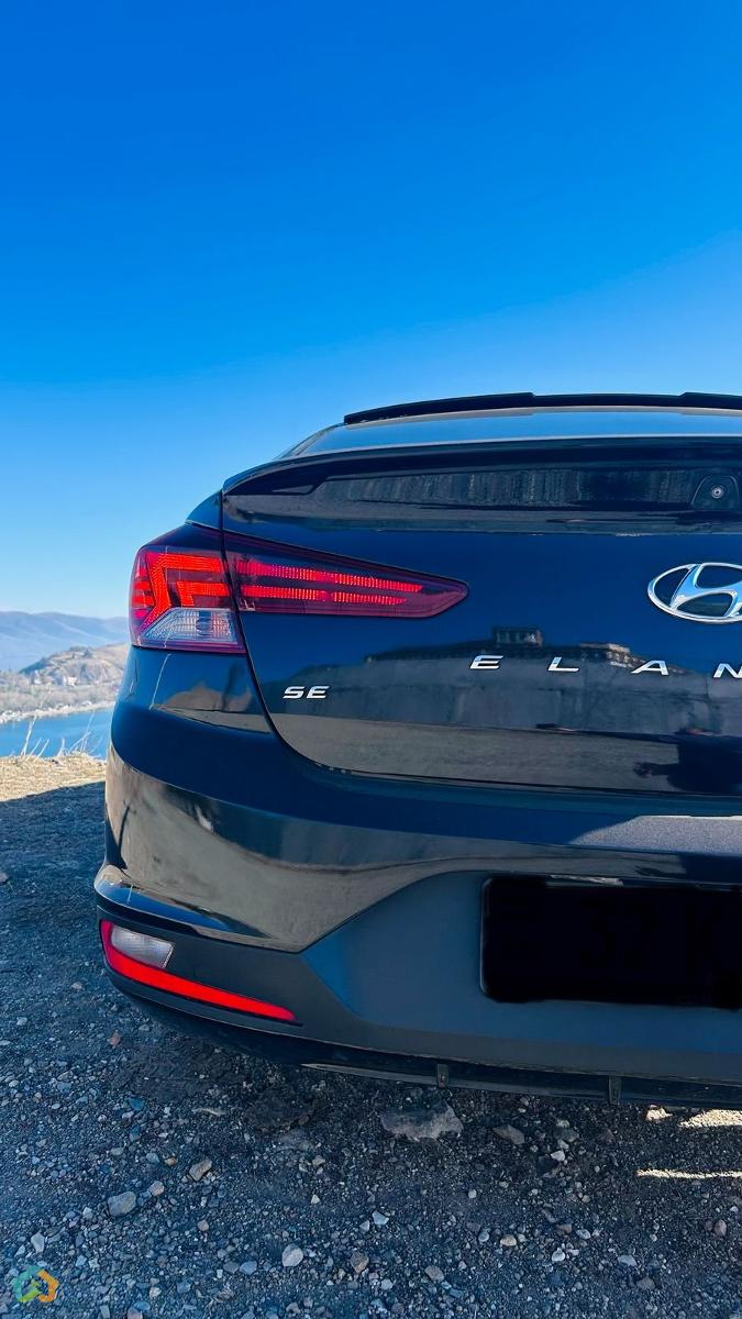 Hundai Elantra - image 14