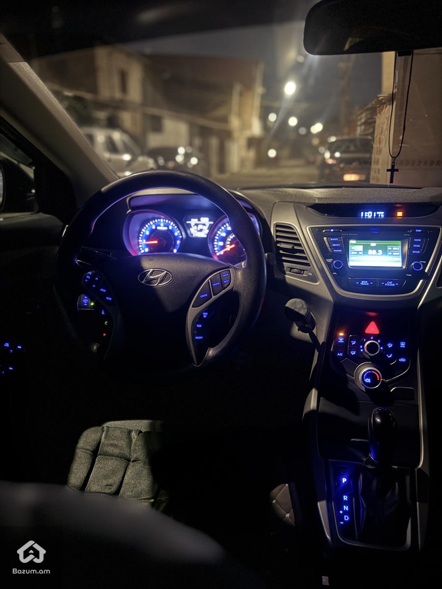 Hyundai Elantra - image 7