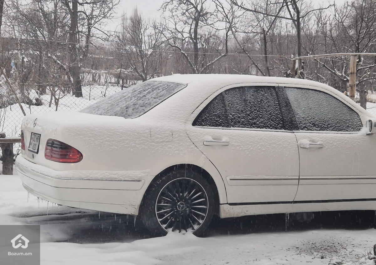 Mercedes benz w210 - image 12
