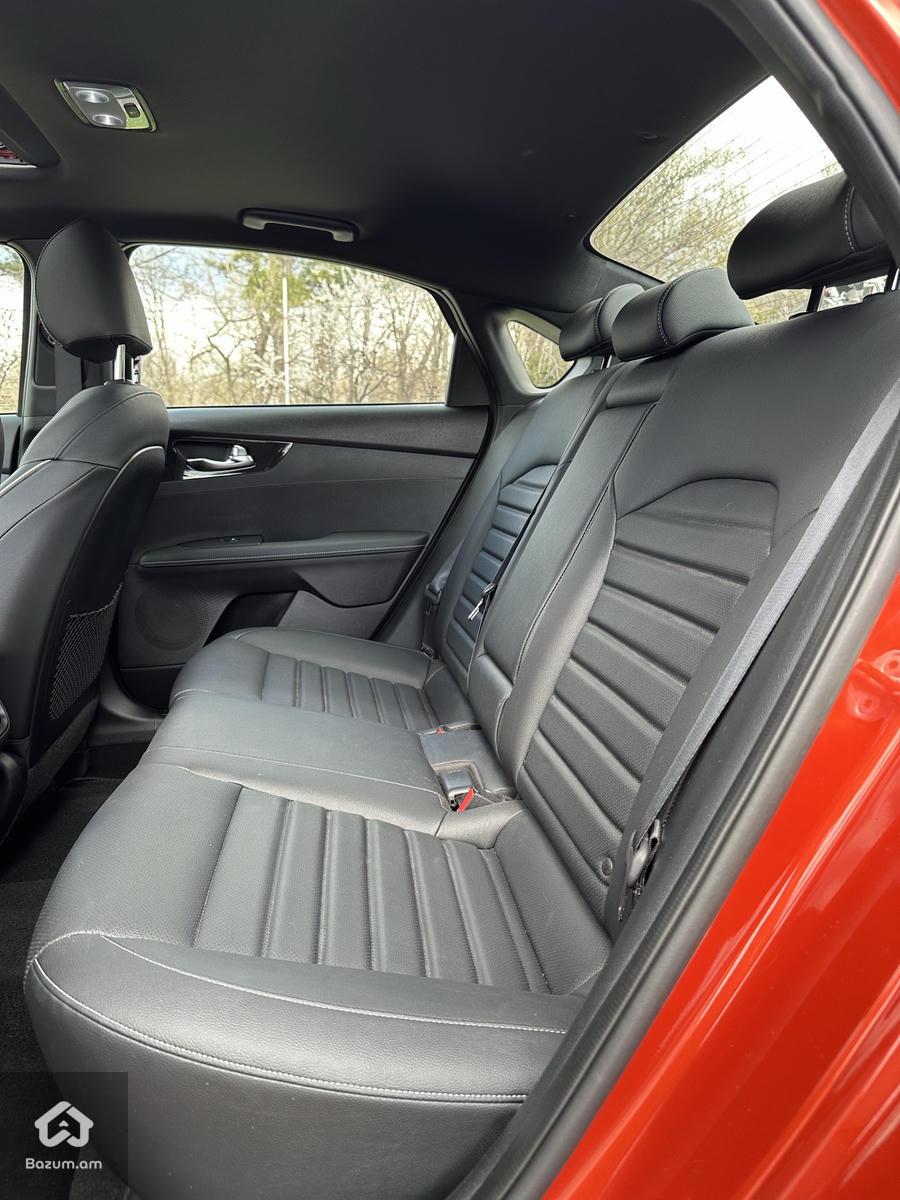 Kia Forte - image 16