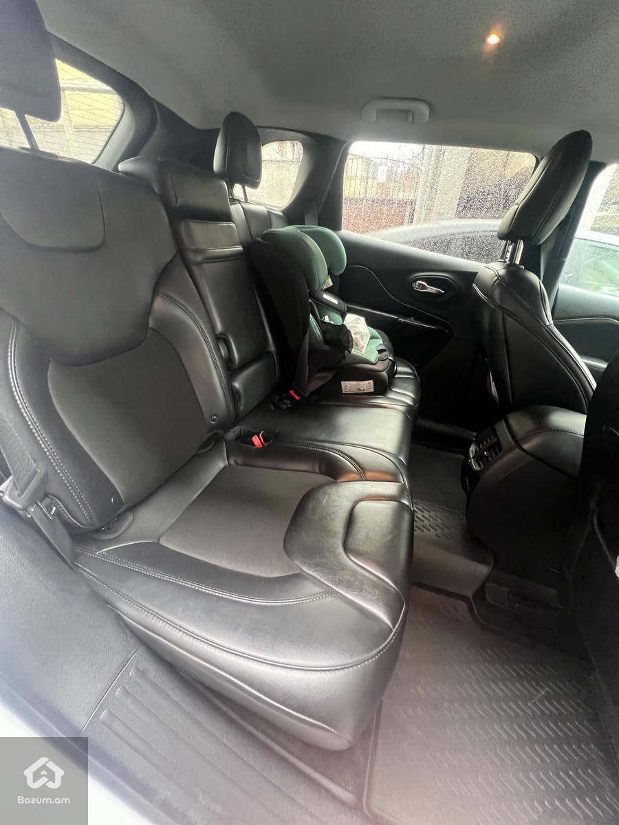 Jeep cherokee latitude plus - image 6