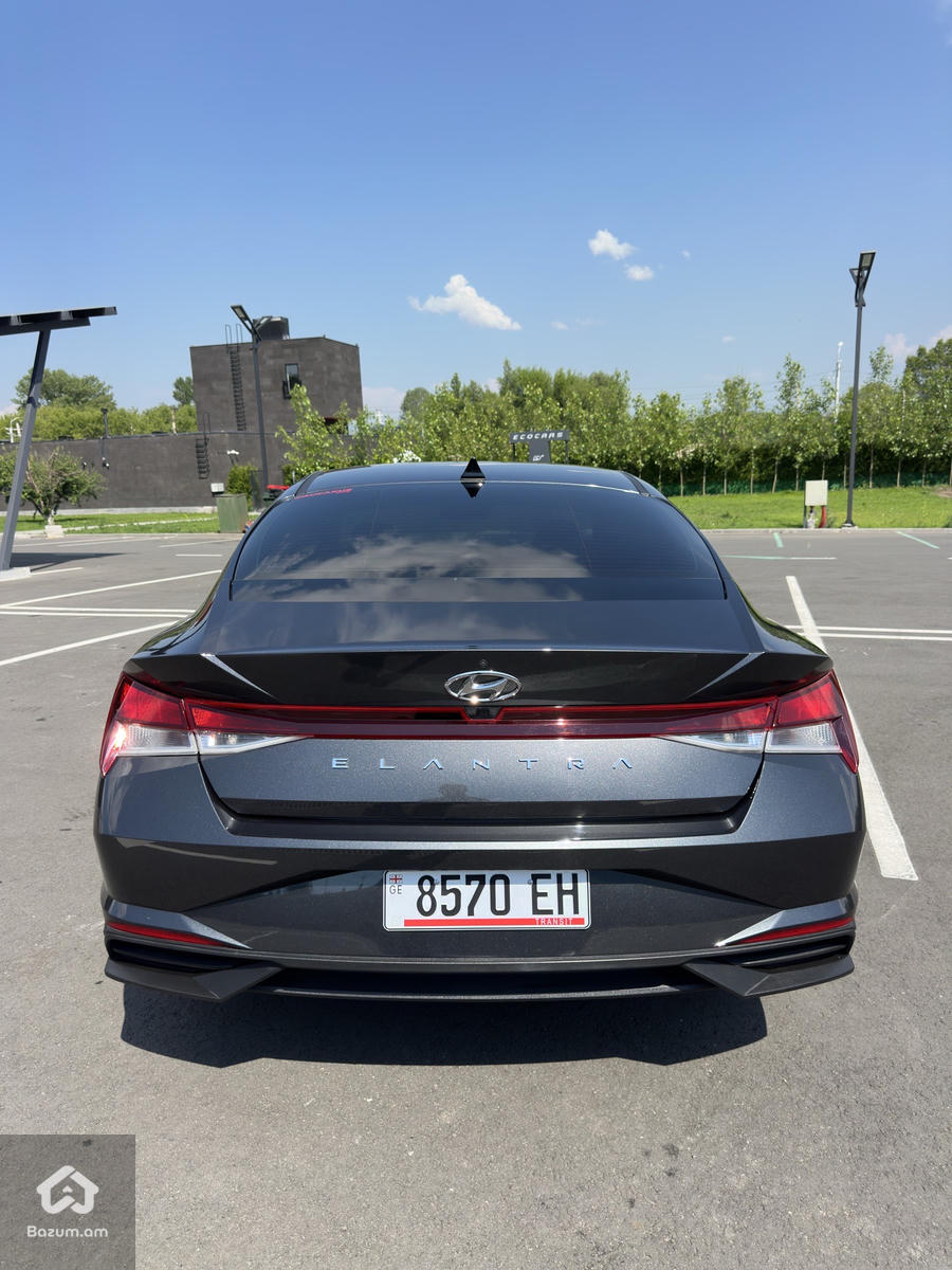 Hyundai Elantra CN7 - image 4