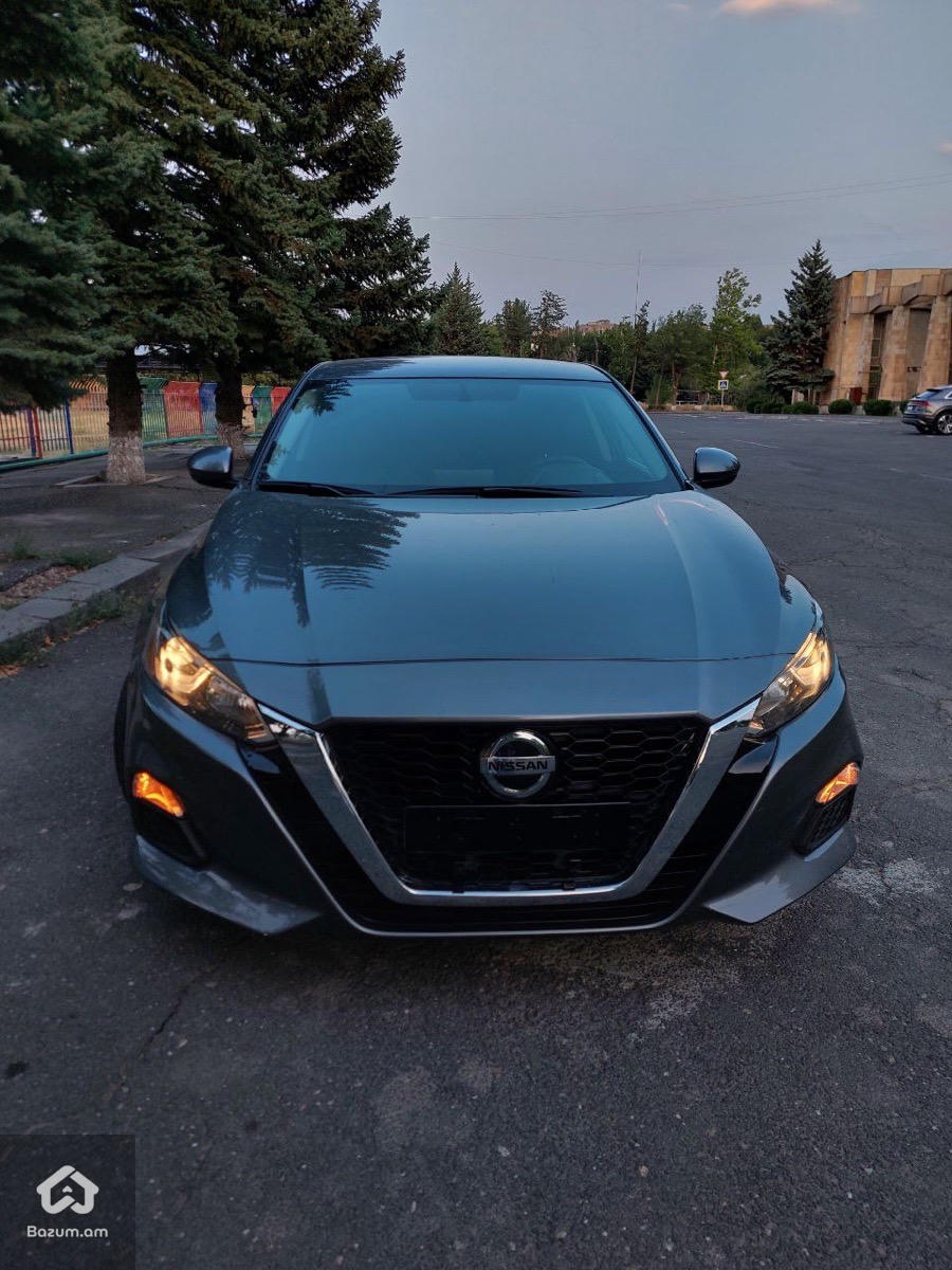 Nissan Altima 2020 - image 2