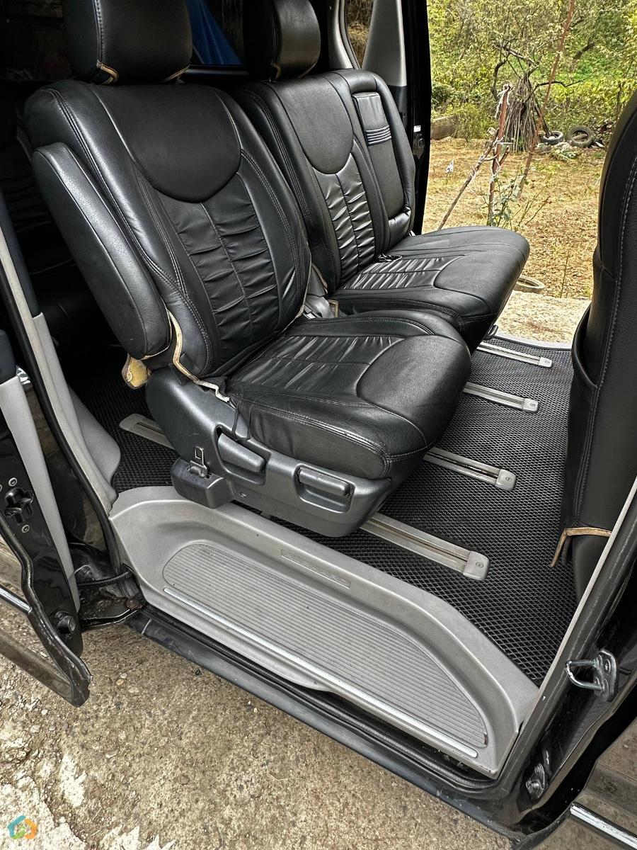 Toyota Alphard - image 9