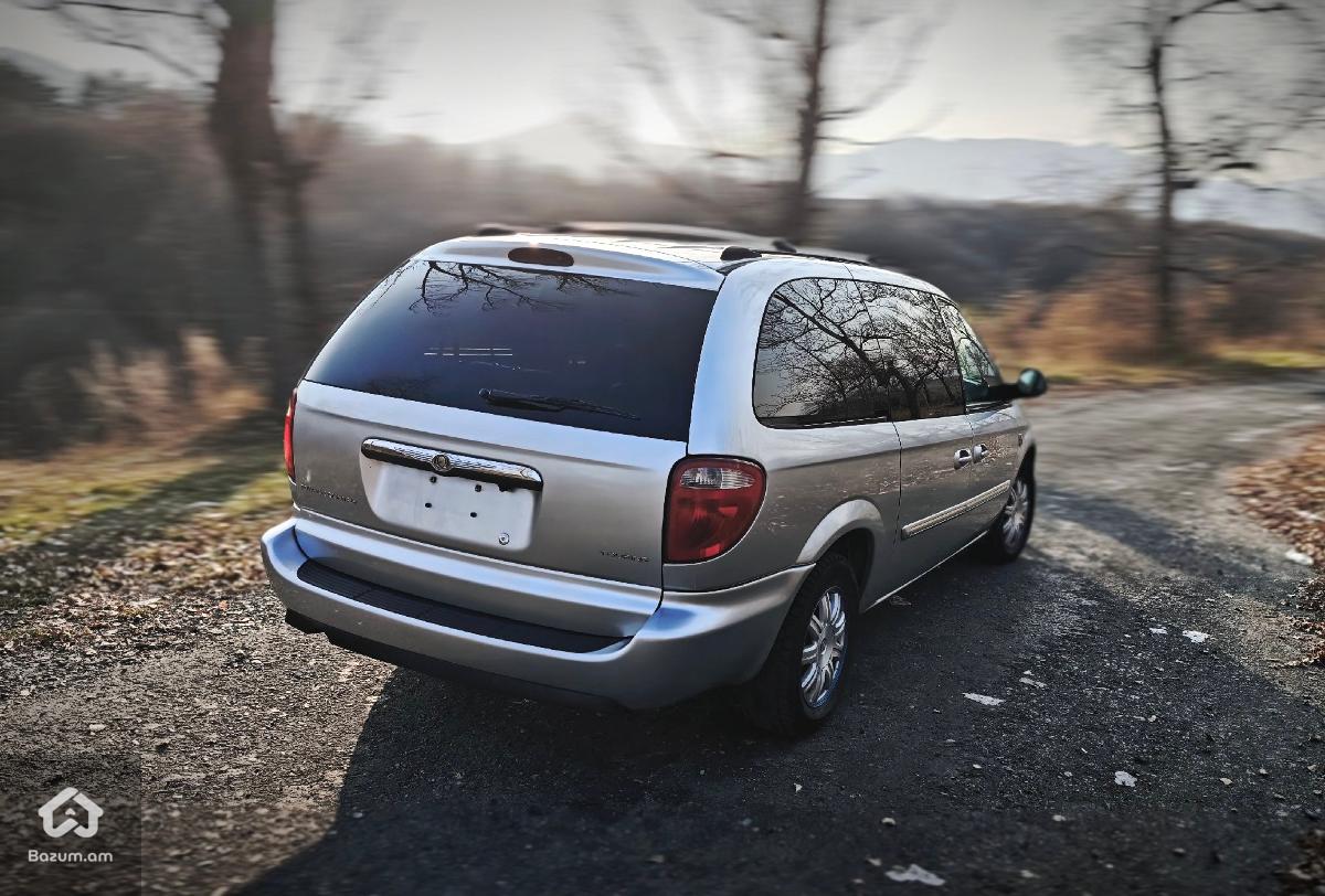 Chrysler Town & Country 2005 Touring Stow'n'go - image 11