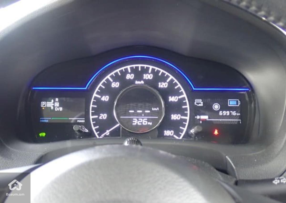 Nissan Note E-Power Hybrid MEDALIST 2016թ - image 12