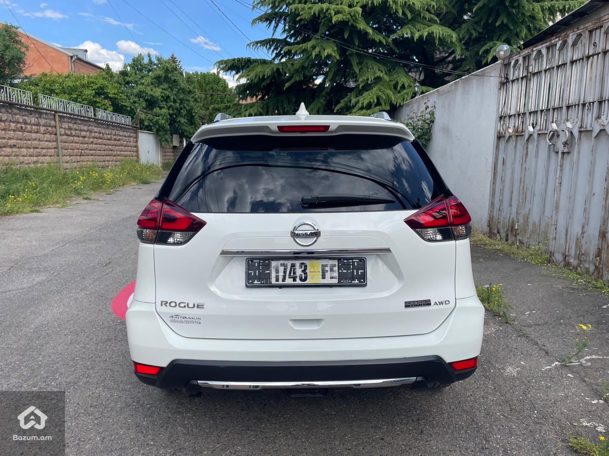 Nissan Rogue Special Edition - image 5