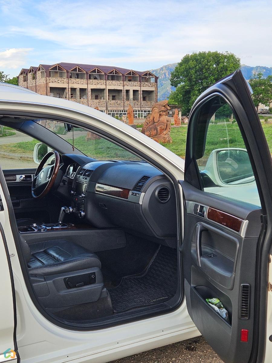 Volkswagen Touareg - image 11