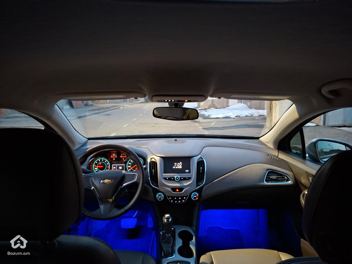 Chevrolet Cruze - image 10