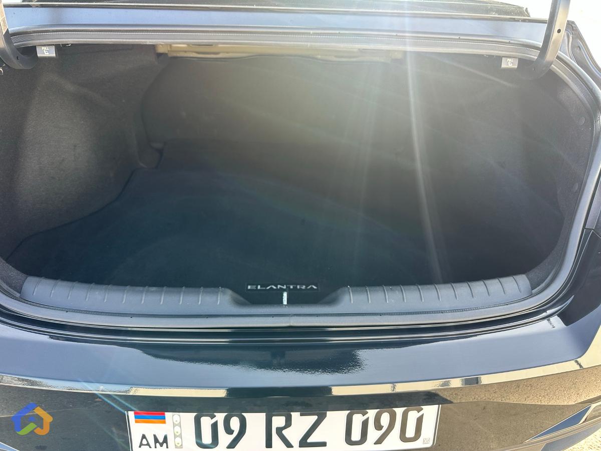 Hyundai Elantra CN7 - image 23