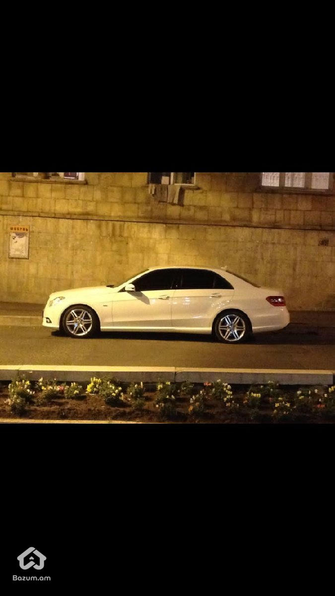 Mercedes Benz - image 7