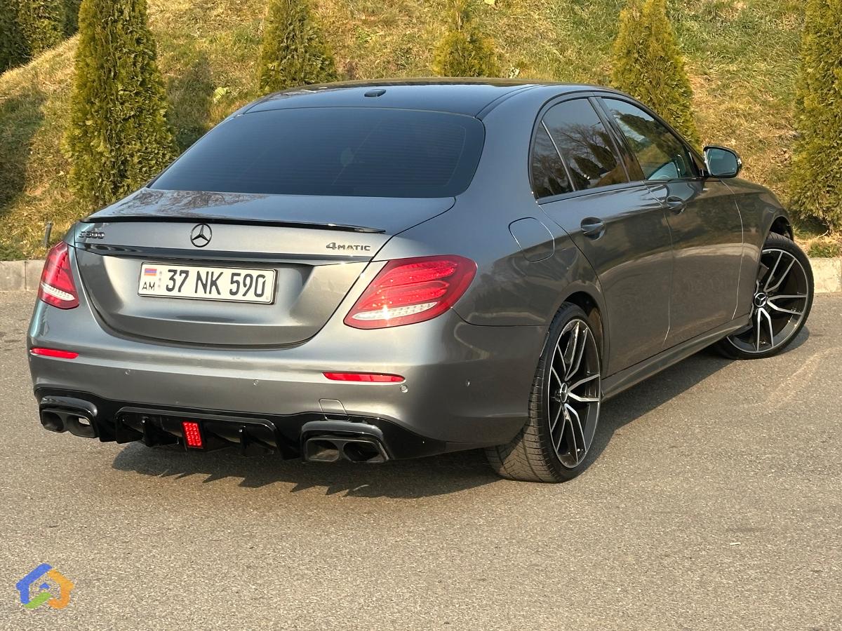 Mercedes E300 - image 9