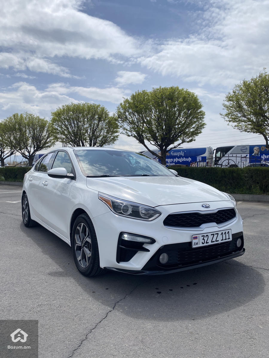 Kia Forte LXS - image 2