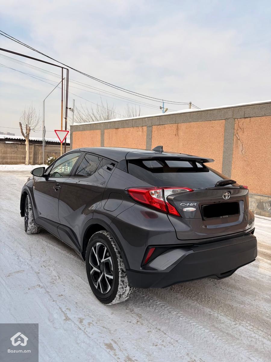Toyota C-HR - image 6