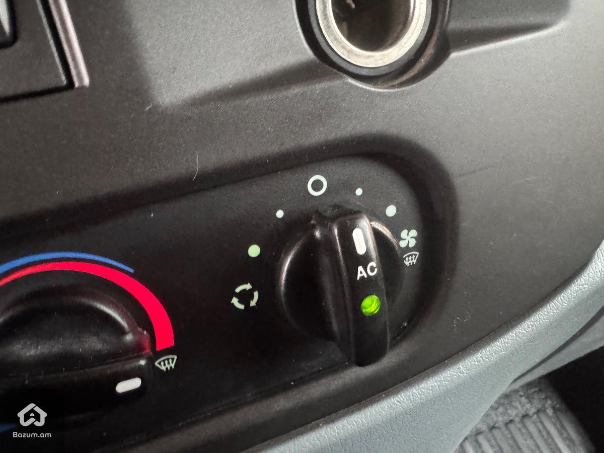 Ford transit  - image 5