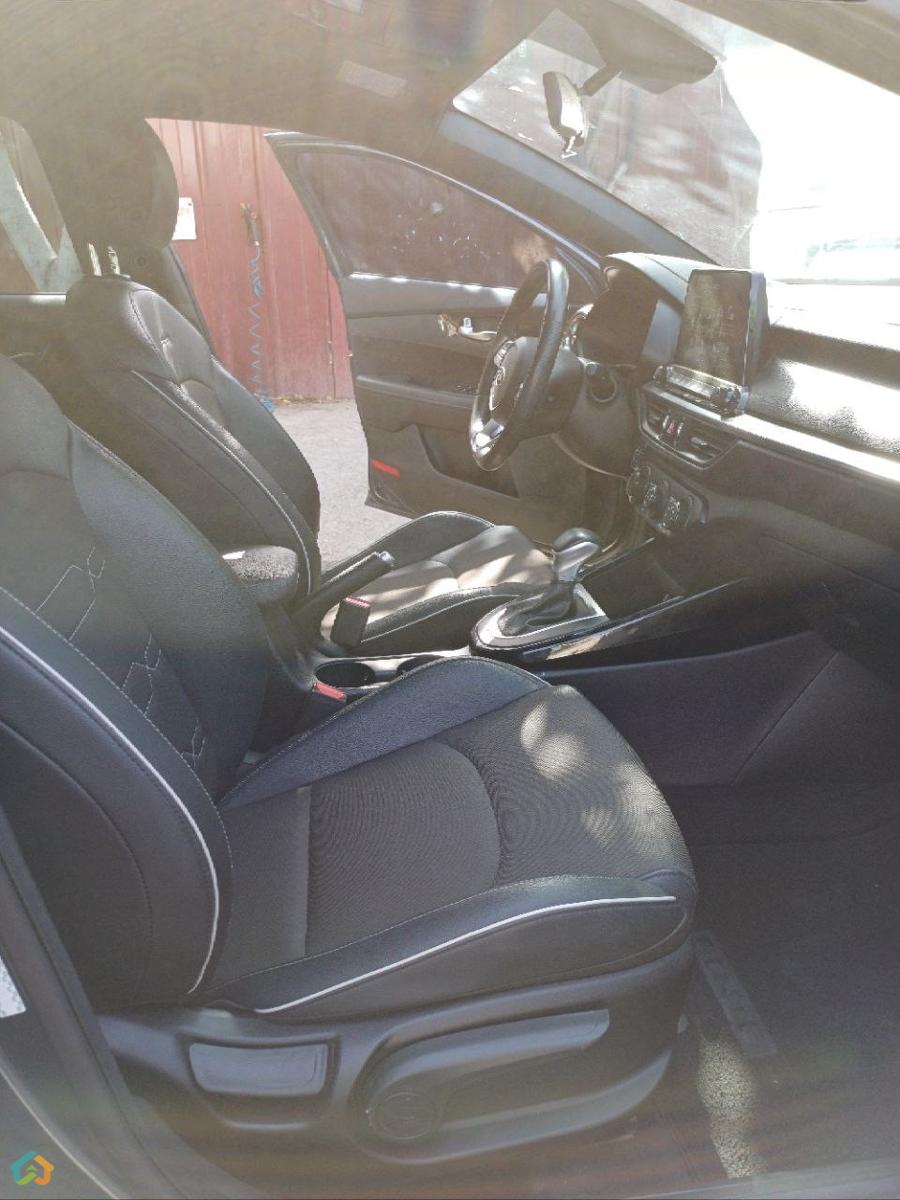 Kia Forte GT Line - image 11