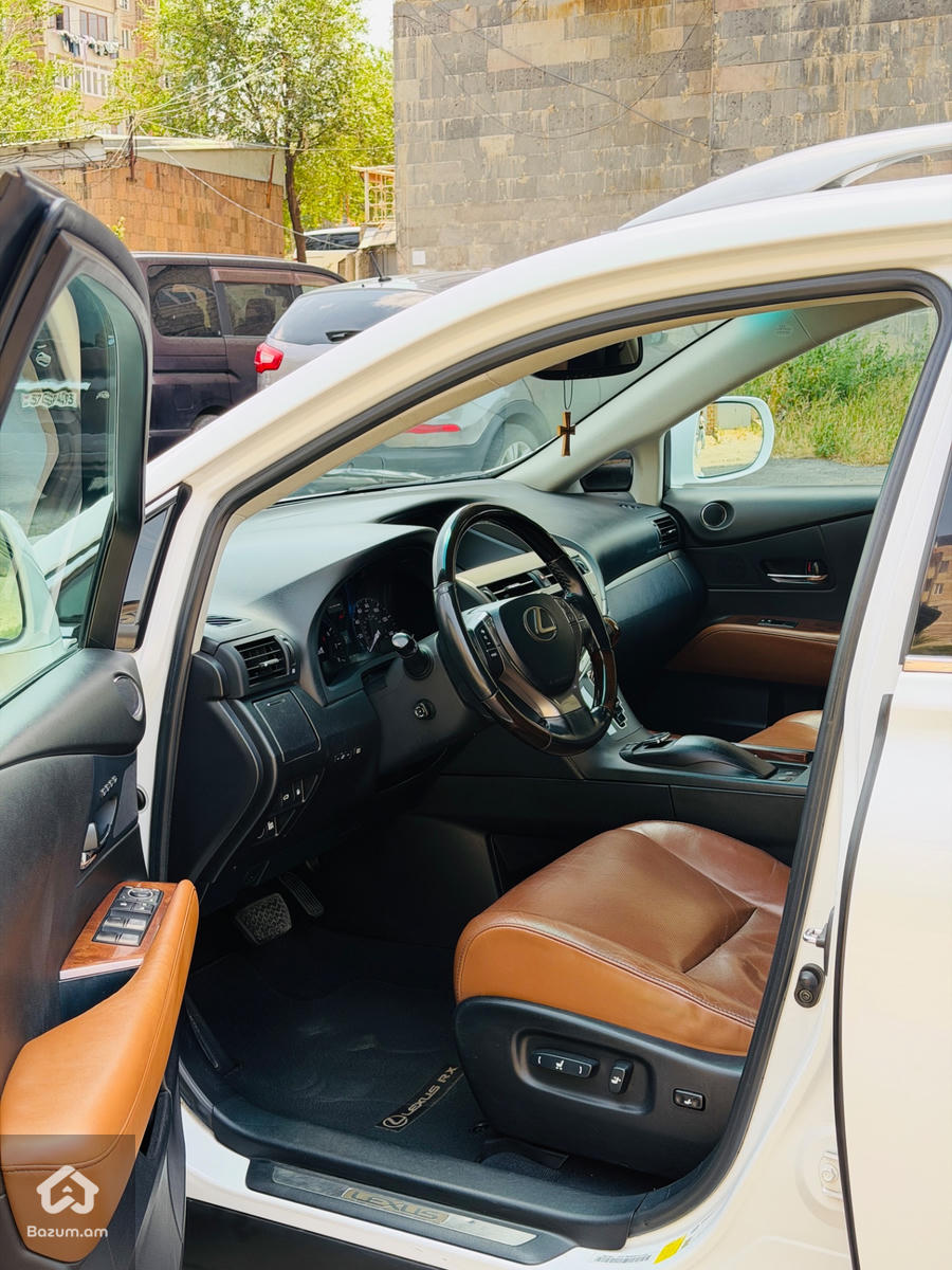 LEXUS RX350 - image 8