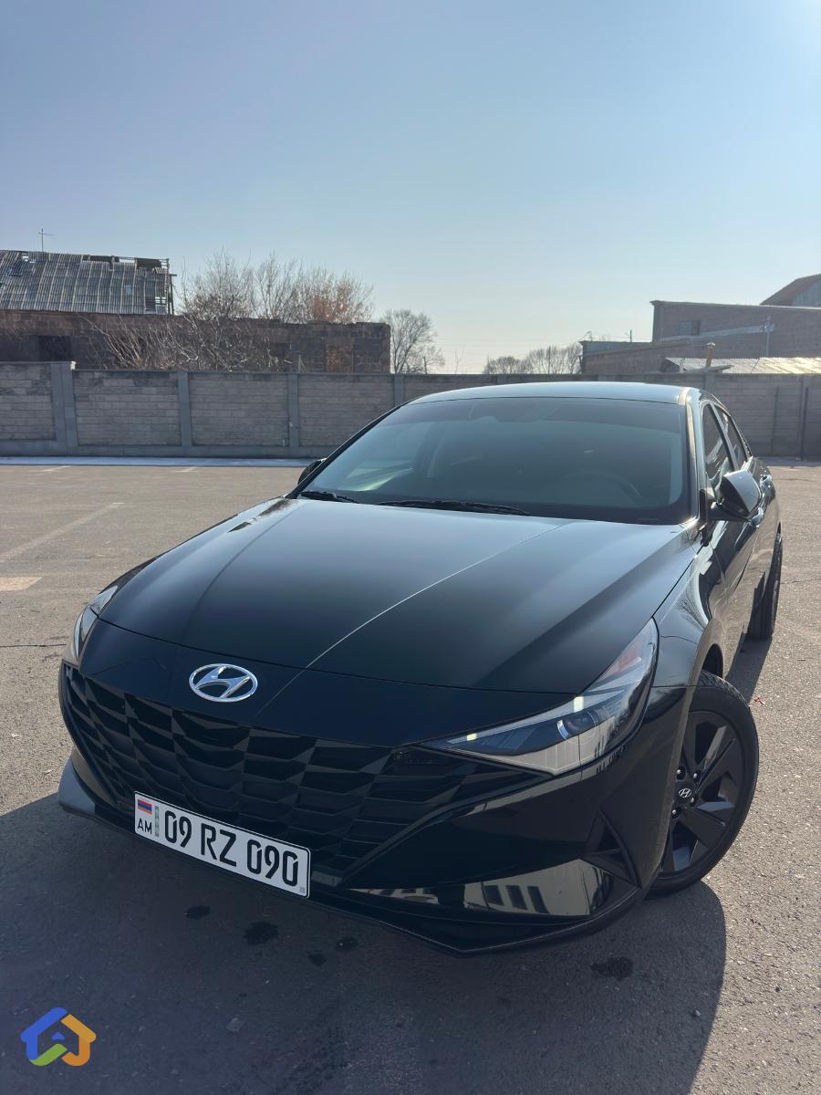 Hyundai Elantra CN7 - image 1