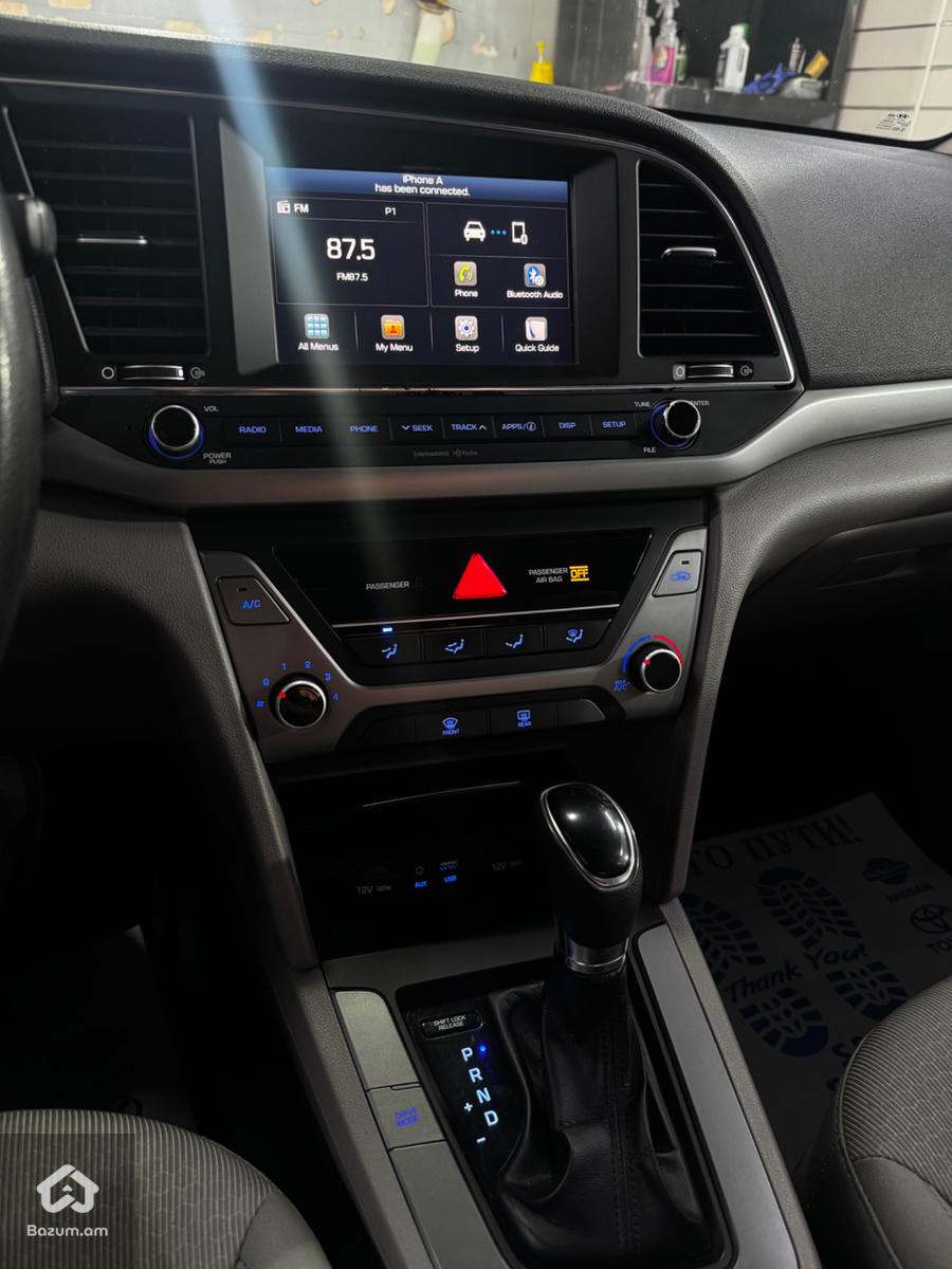 Hyundai Elantra - image 8