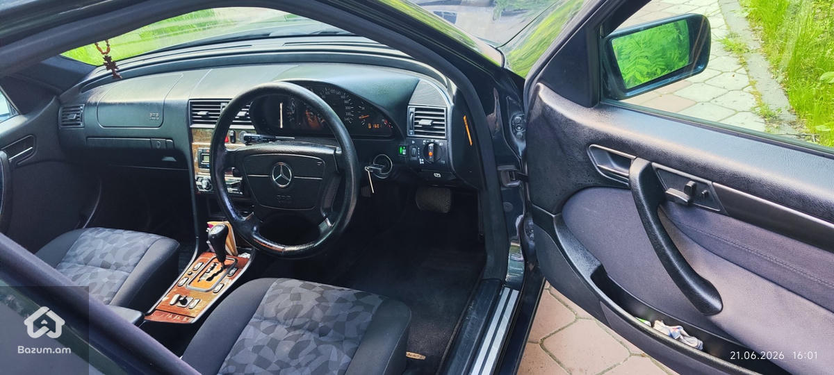 Mercedes Benz - image 5