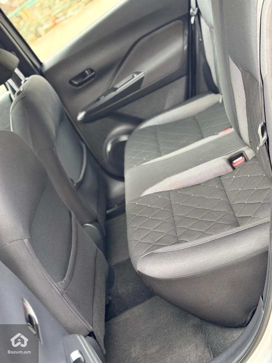 Nissan  - image 6