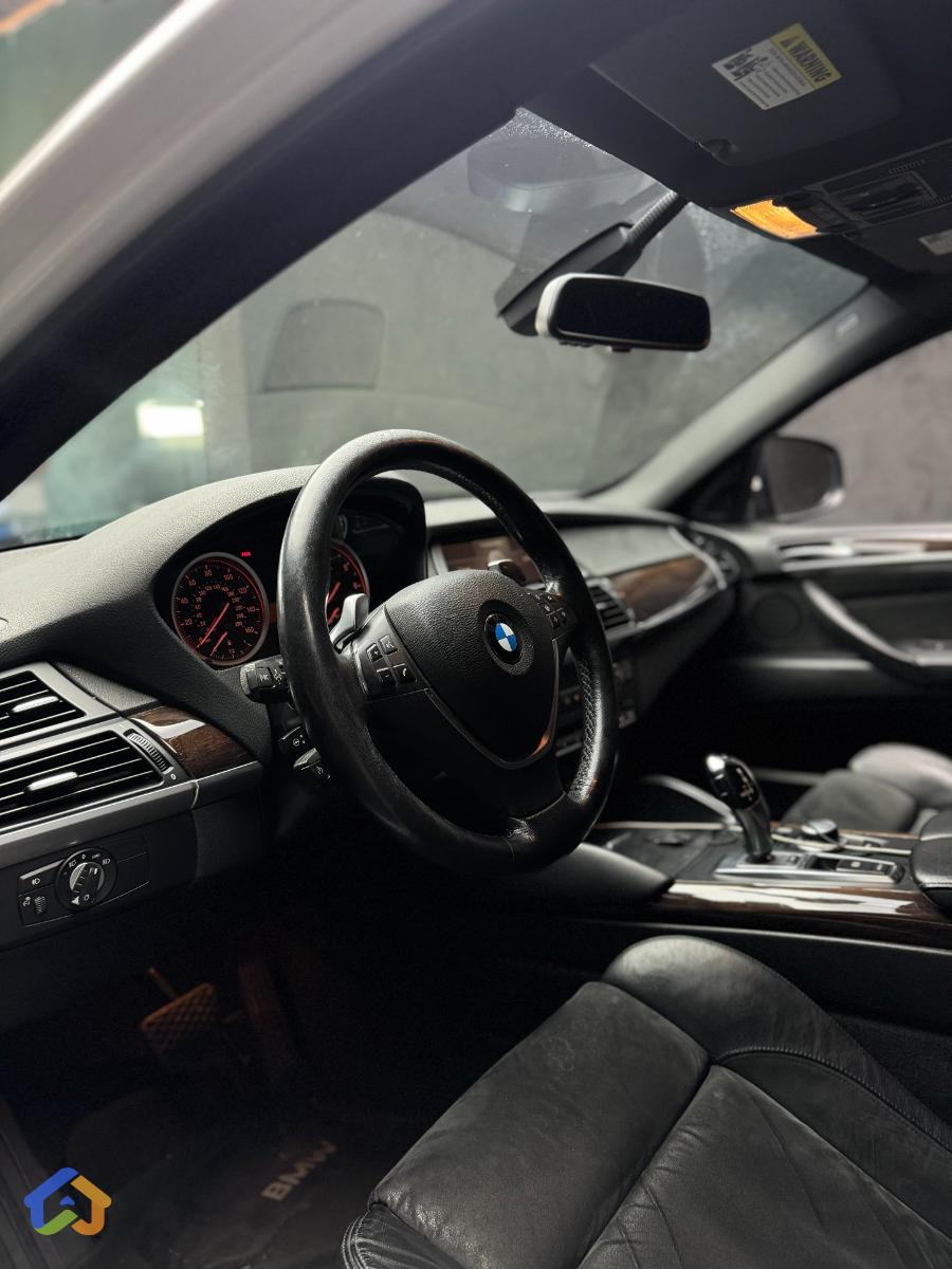 BMW X6 - image 12