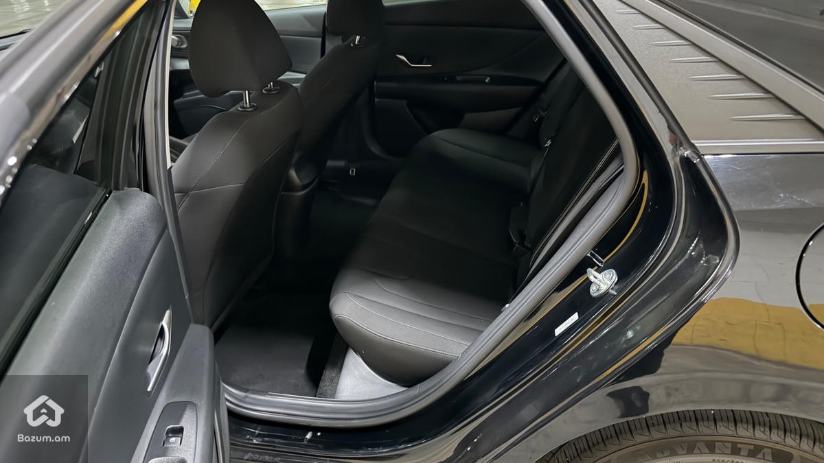 Hyundai Elantra 2021 - image 10