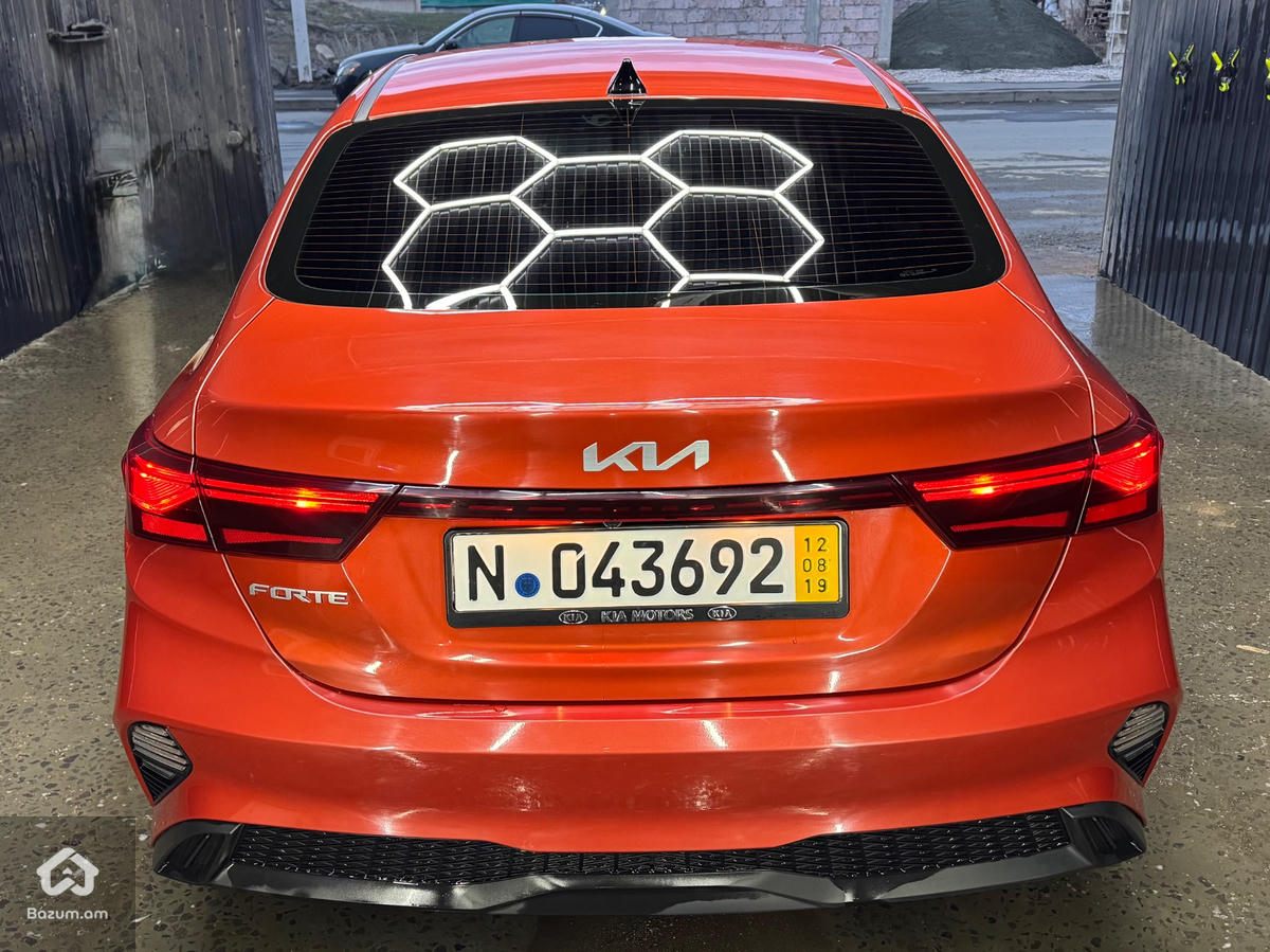 Kia Forte LXS 2022 TIV - image 6