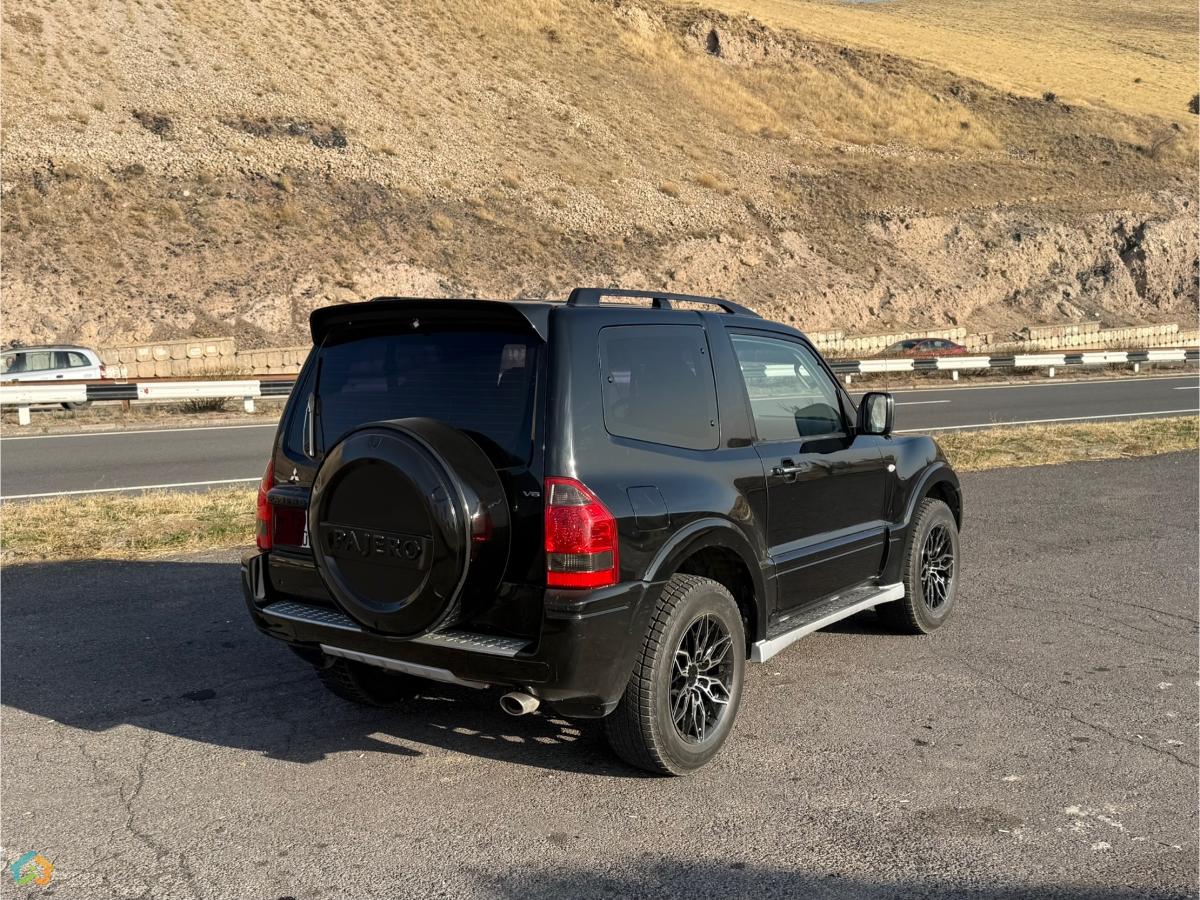 MITSUBISHI PAJERO KUPE - image 6